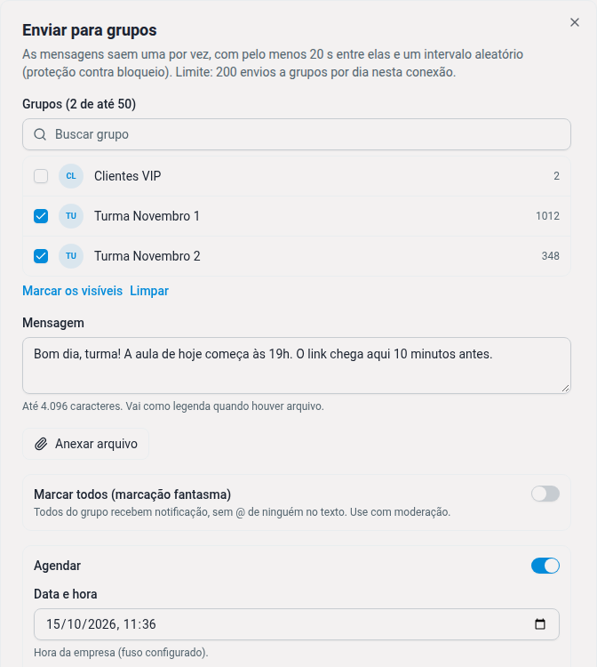 Janela Enviar para grupos com dois grupos marcados, a mensagem e o agendamento ligado